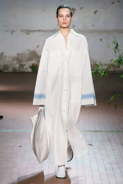 Look 39